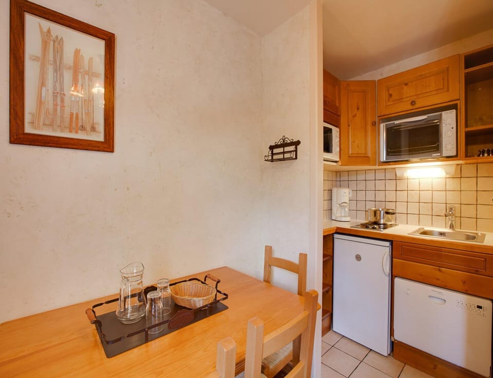 Apartment | Dining