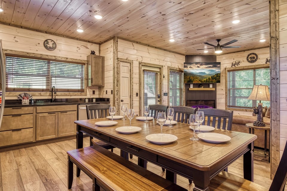 Cabin with a View in Pigeon Forge "Honey Bear" - Dining room, fully furnished kitchen, and living room