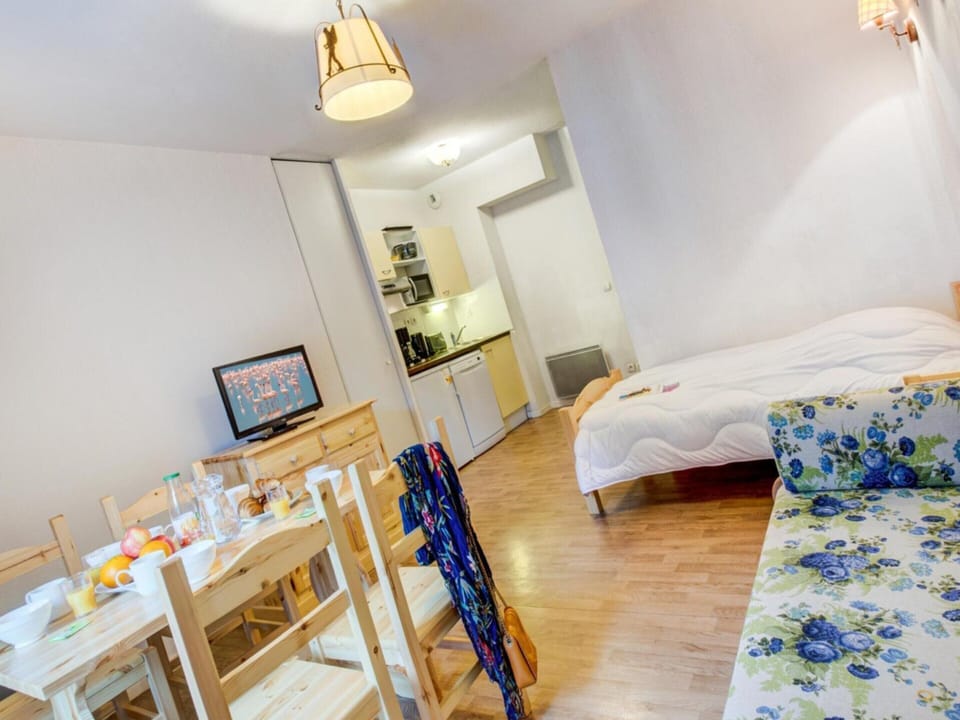 Apartment | Dining