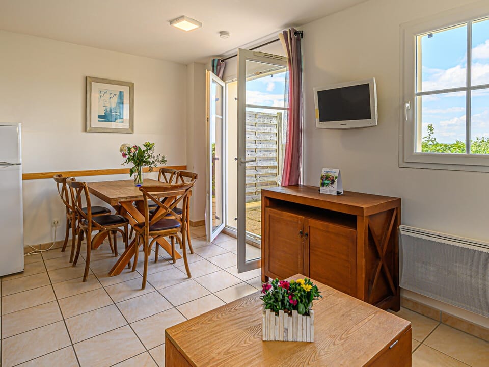 Apartment | Dining