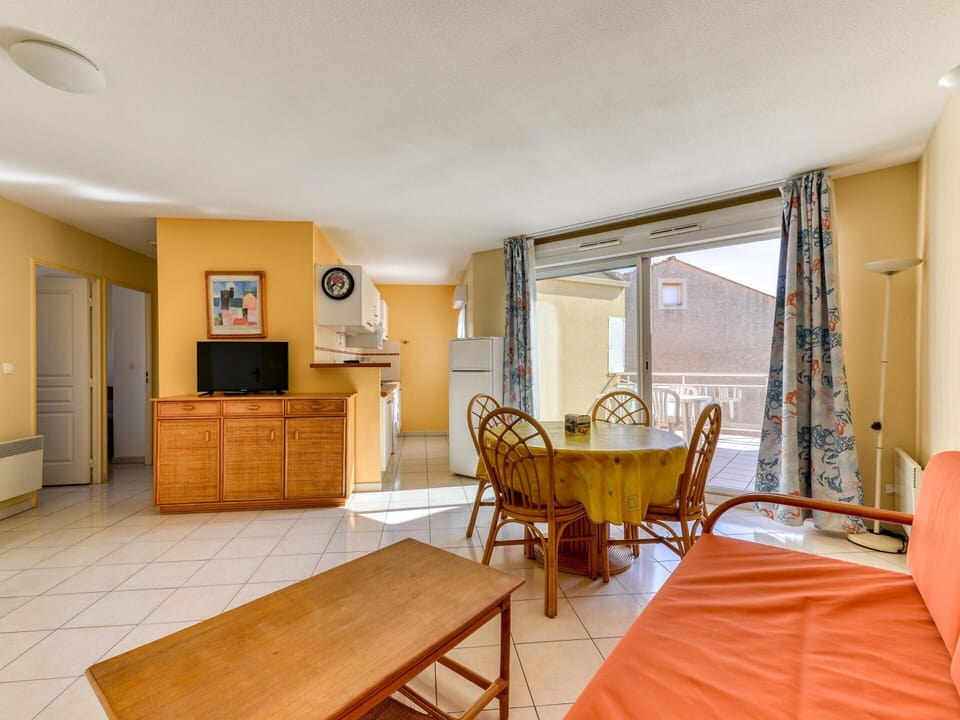 Apartment | Dining