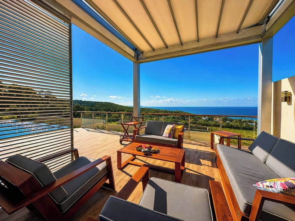 Villa, 5 Bedrooms, Private Pool, Garden View | Lounge