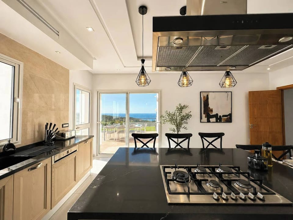 Villa, 5 Bedrooms, Private Pool, Garden View | Interior