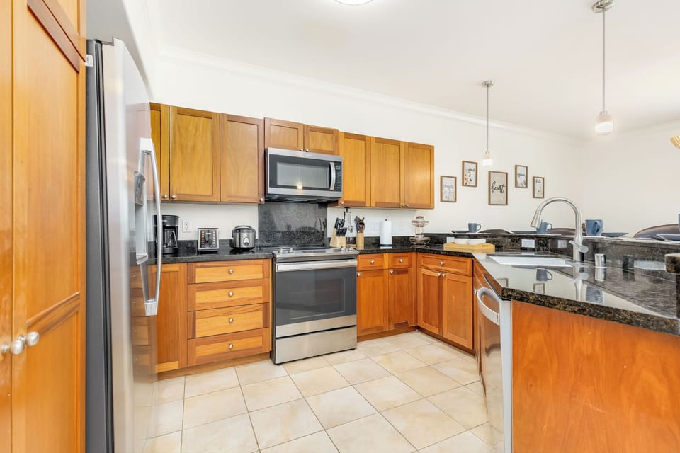 Cook, dine, and feel right at home
