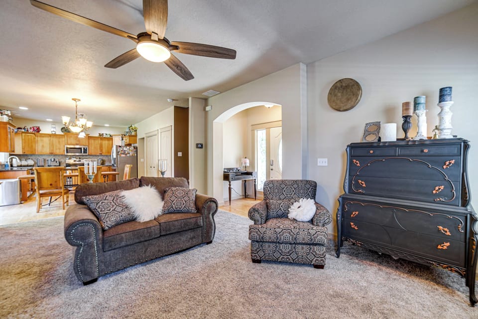 House (3 Bedrooms) | Interior