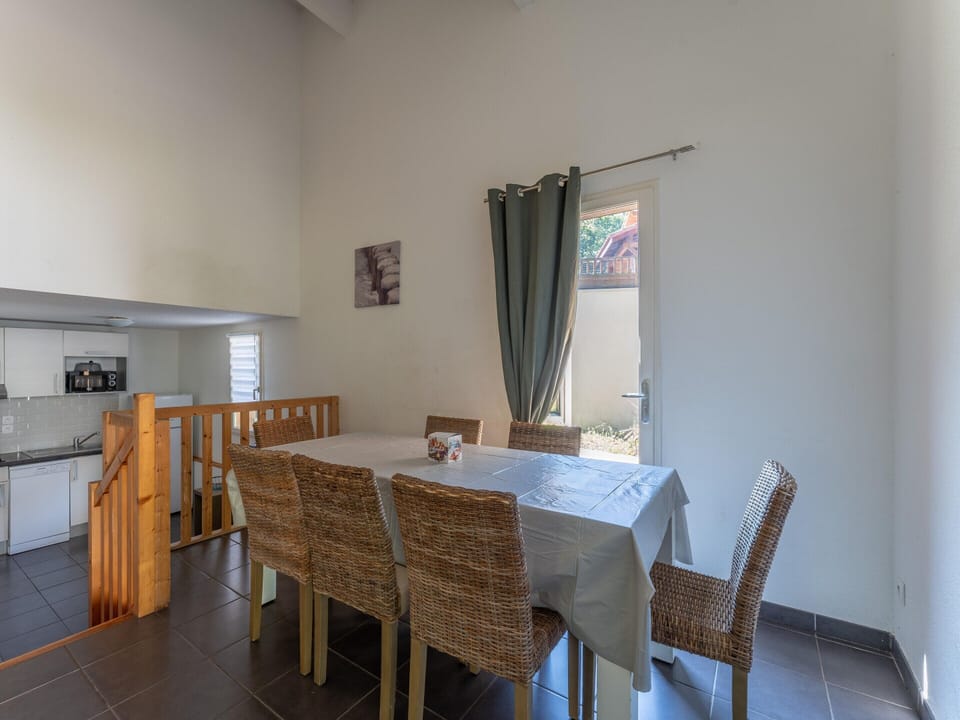 Apartment | Dining