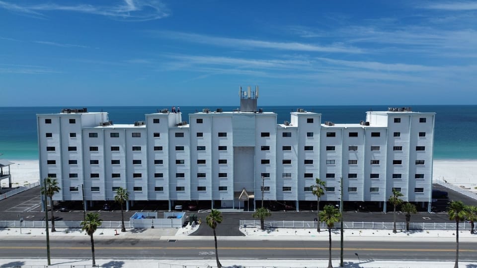 Sunset Chateau - Directly on the Beach