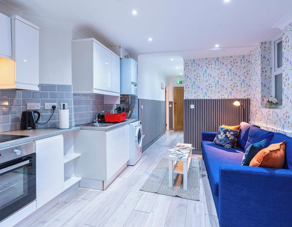 FIRST KITCHEN
