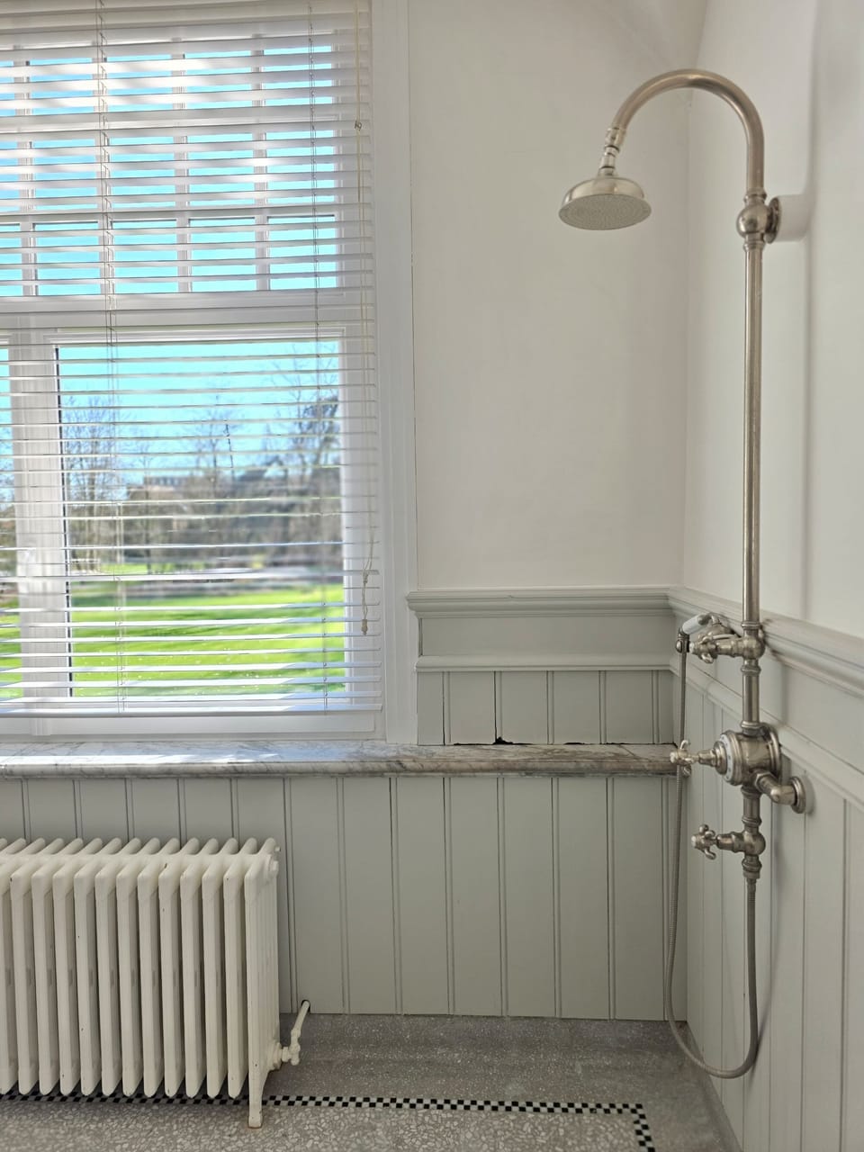 Deluxe Suite, Private Bathroom, Park View | Bathroom | Free toiletries, hair dryer, towels, soap