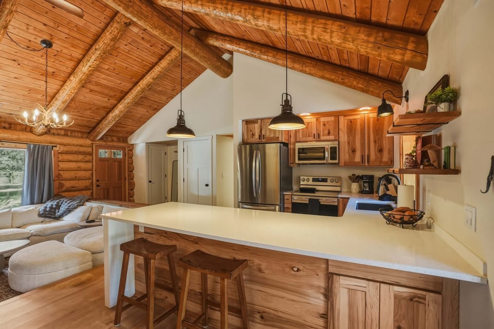 Cabin, Multiple Beds, Patio, Garden View (Lucky Logger) | Private kitchen