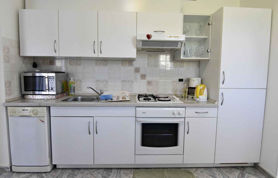 Apartment, 2 Bedrooms, Terrace, Garden View | Interior
