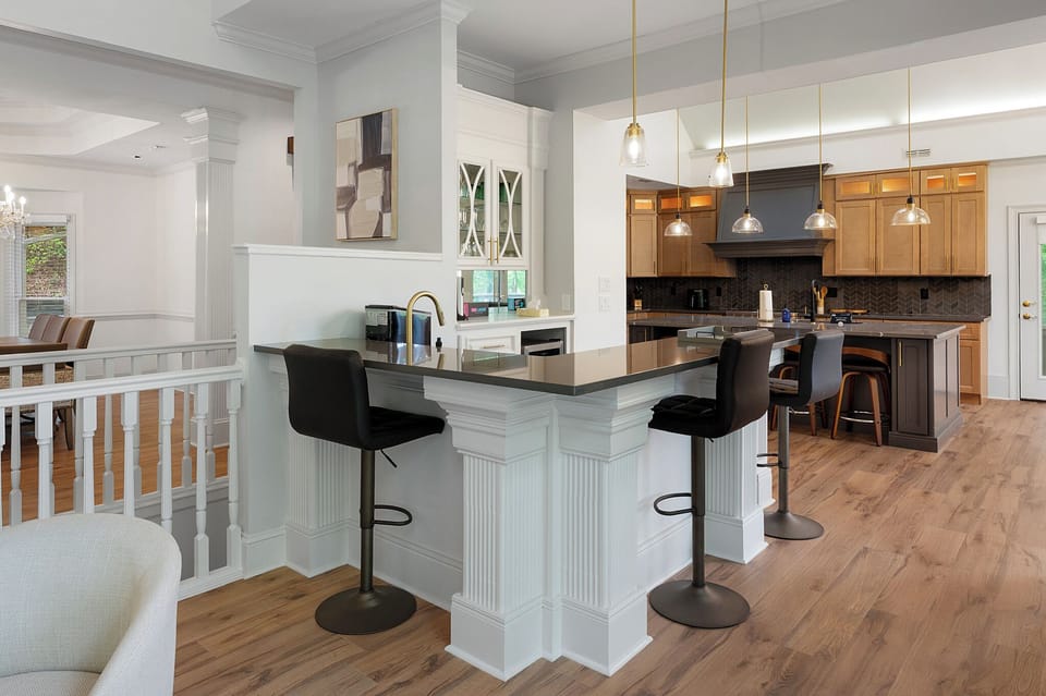 Modern Marble - Entry Level Kitchen with Breakfast Bar