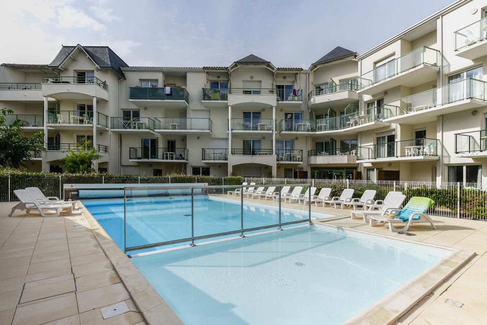 Apartment | Pool | Outdoor pool, a heated pool