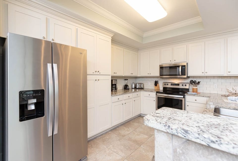 Condo, 3 Bedrooms | Private kitchen | Coffee/tea maker, fridge, oven