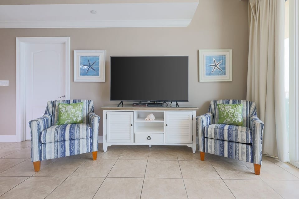 Condo, 3 Bedrooms | Interior