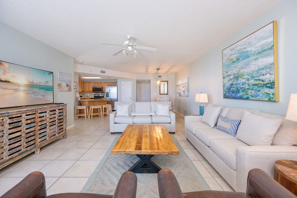 Condo, 3 Bedrooms | Living area