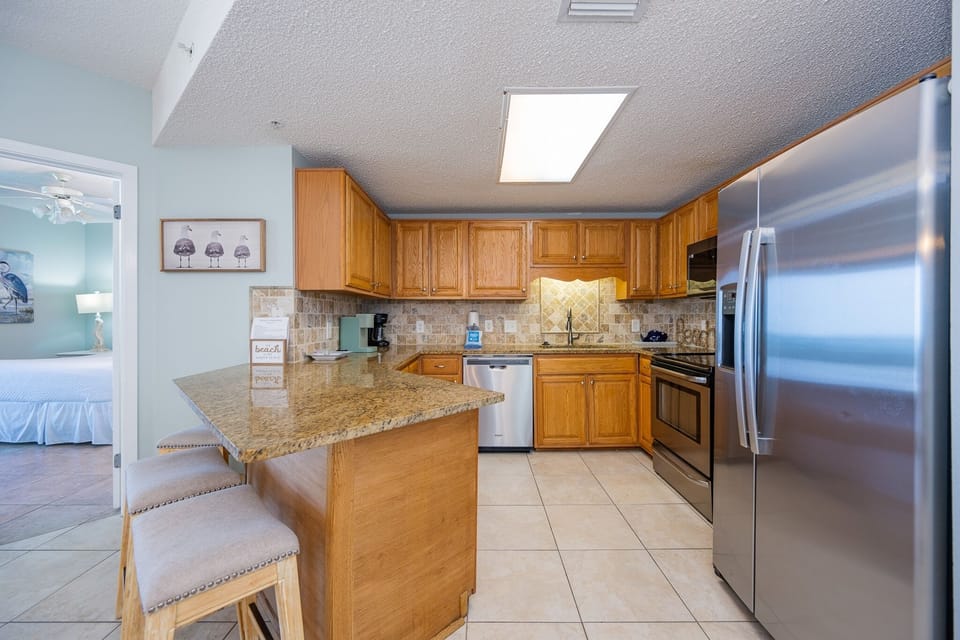 Condo, 3 Bedrooms | Private kitchen | Coffee/tea maker, fridge, oven