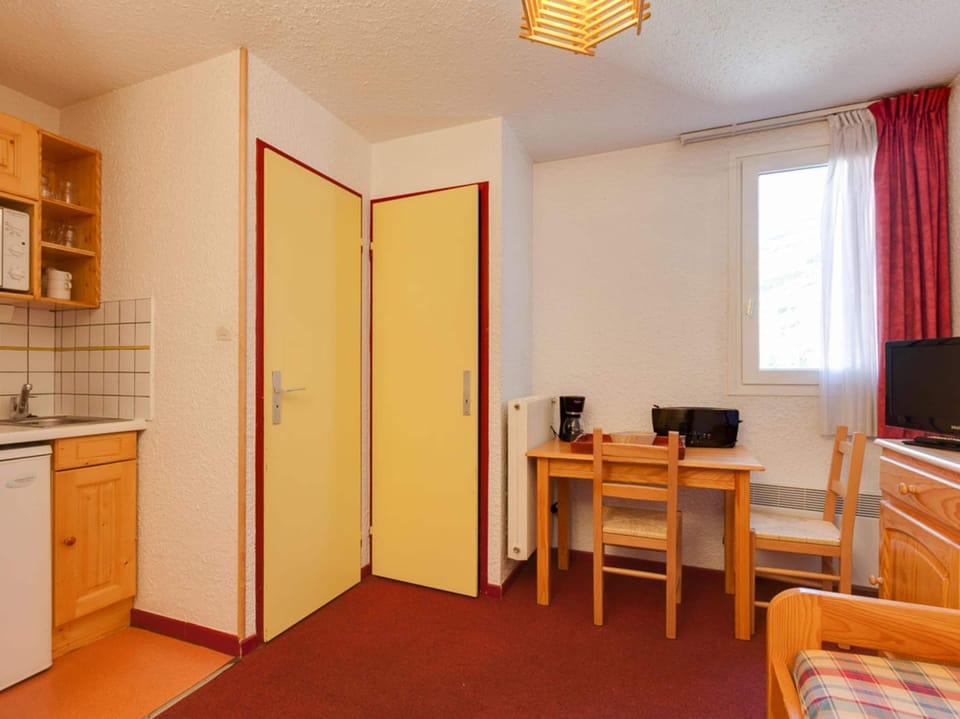 Apartment | Dining