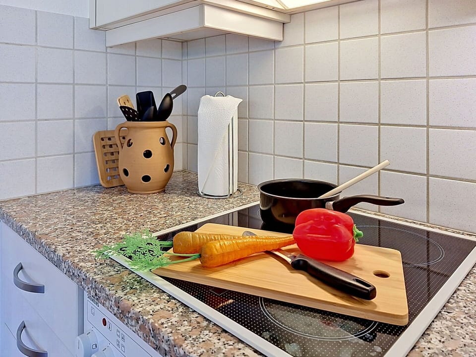 Kitchen, Countertop, Flooring, Tableware, Kitchen Appliance, Tile, Home Appliance, Granite, Kitchen Sink