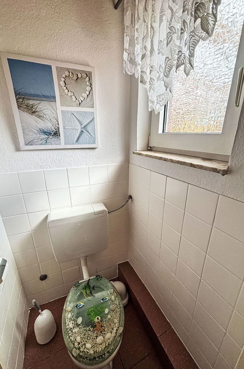 Toilet Seat, Plumbing Fixture, Bathroom, Toilet, Plumbing, Tile, Porcelain, Ceramic