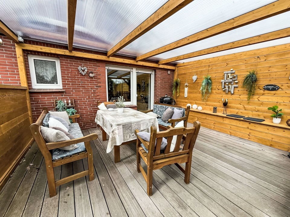 Wood, Furniture, Flowerpot, Chair, Table, Outdoor Furniture, Flooring, Home, Floor, Wood Flooring