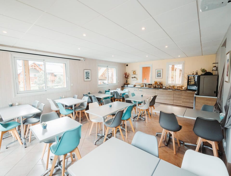 Apartment | Dining