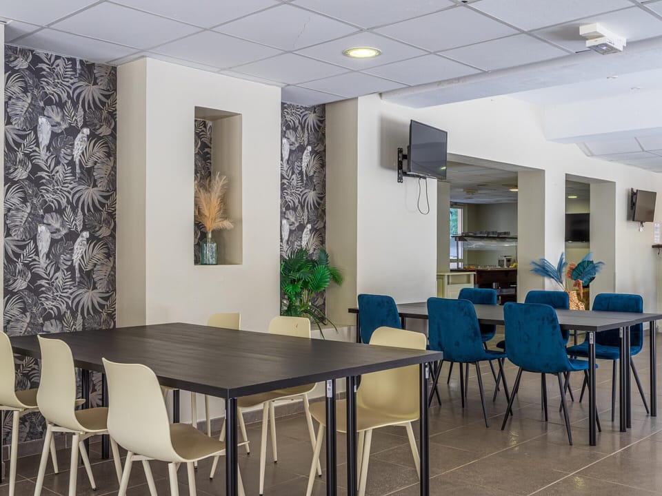 Apartment | Dining