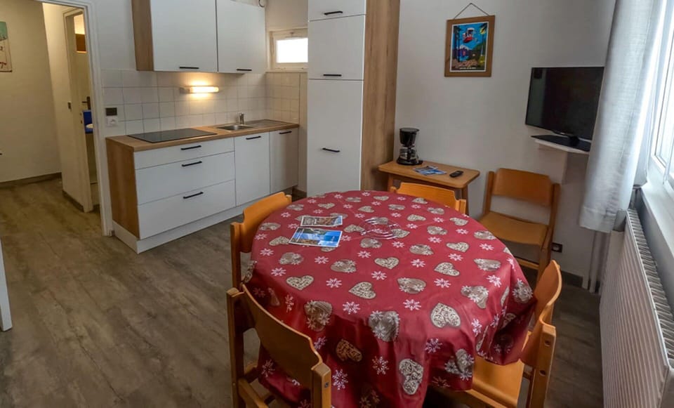 Apartment | Dining