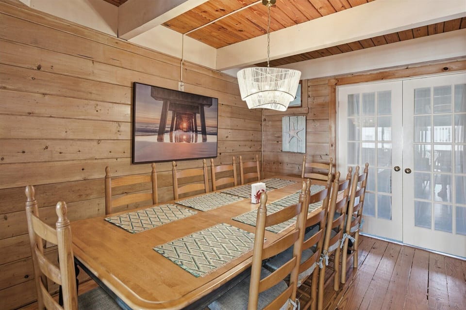 Generous seating for everyone!