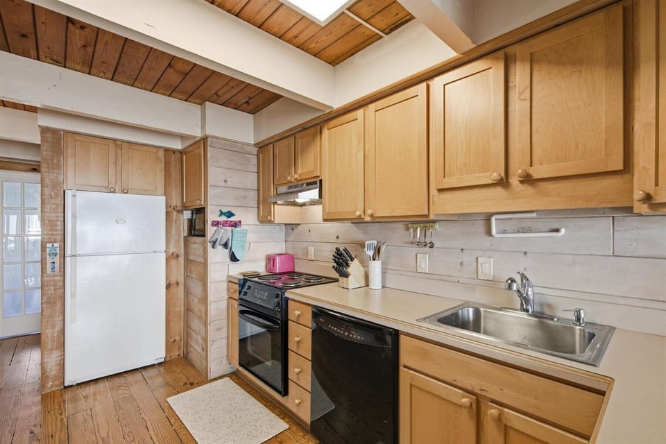 The Chef in the Family will love cooking in this Kitchen!