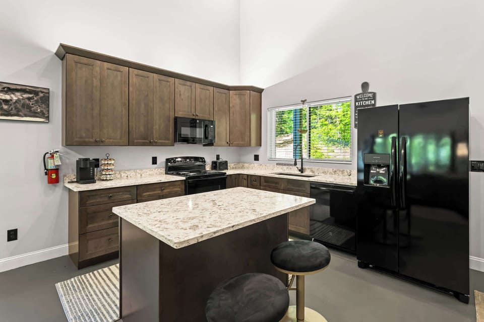 Kitchen with Breakfast Bar Seating | Casual Dining and Modern Appliances