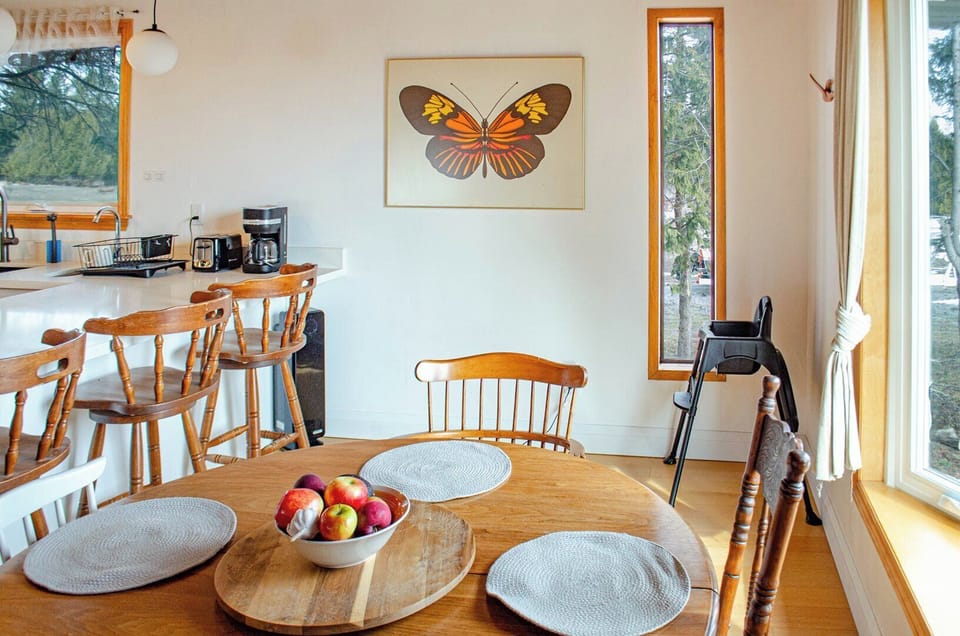 Plenty of seating for everyone, including a high chair