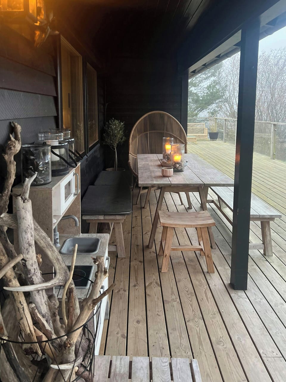 Outdoor dining