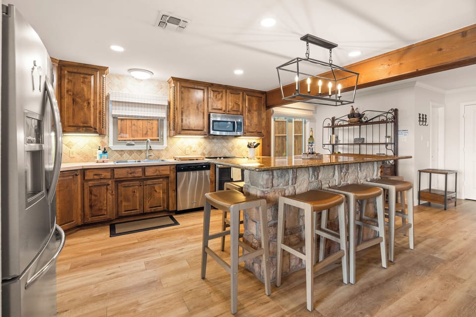 8 barstools around kitchen island