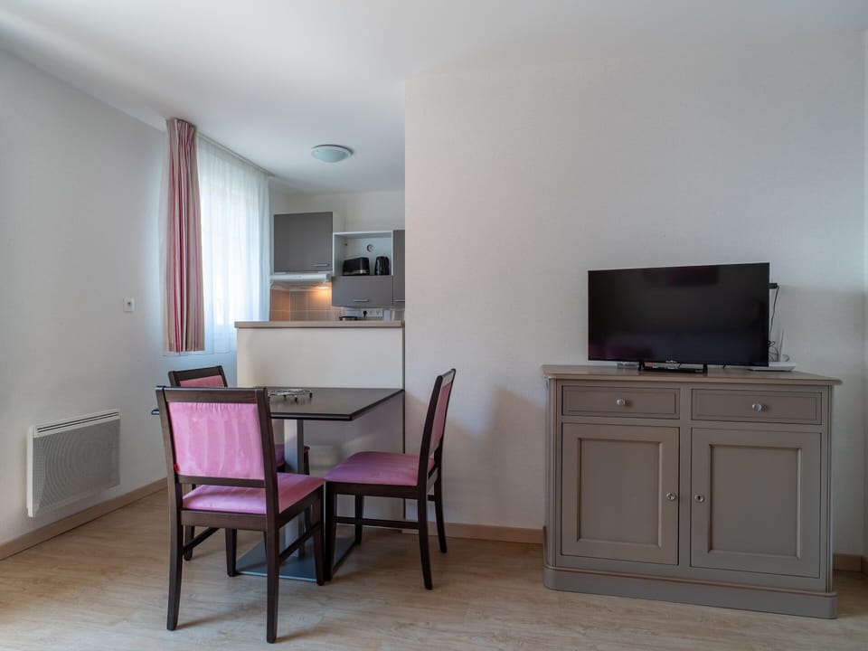 Apartment | Dining