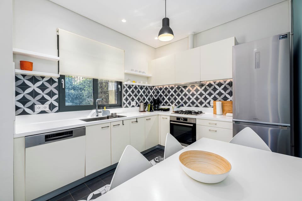 Deluxe Apartment, Garden View | Private kitchen | Full-size fridge, microwave, oven, stovetop