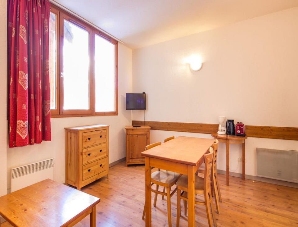 Apartment | Dining