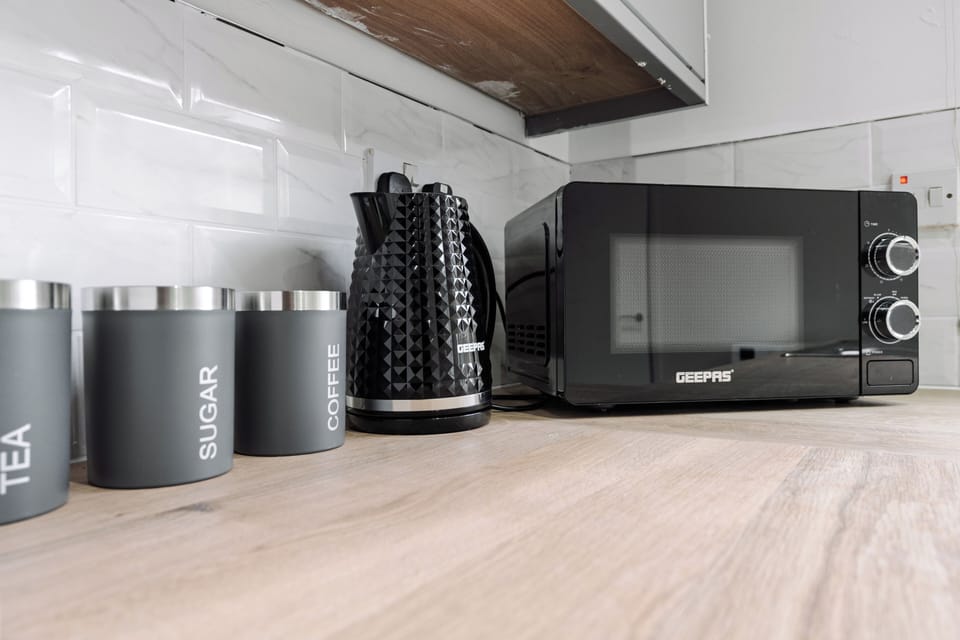House, 3 Bedrooms | Microwave