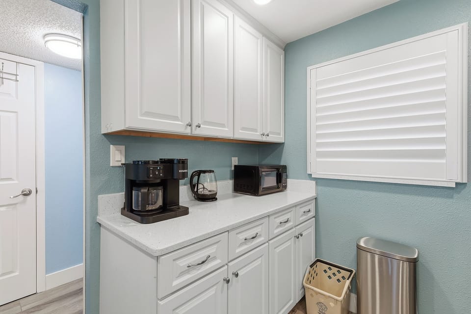 Coffee Station, Electric Kettle, Microwave