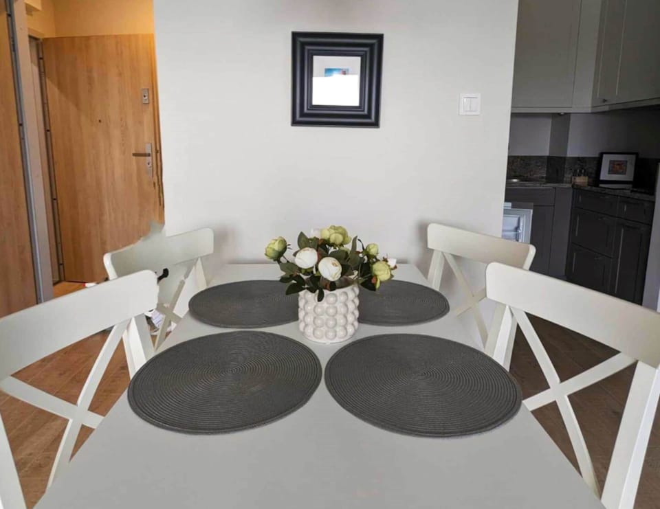 Apartment | Dining