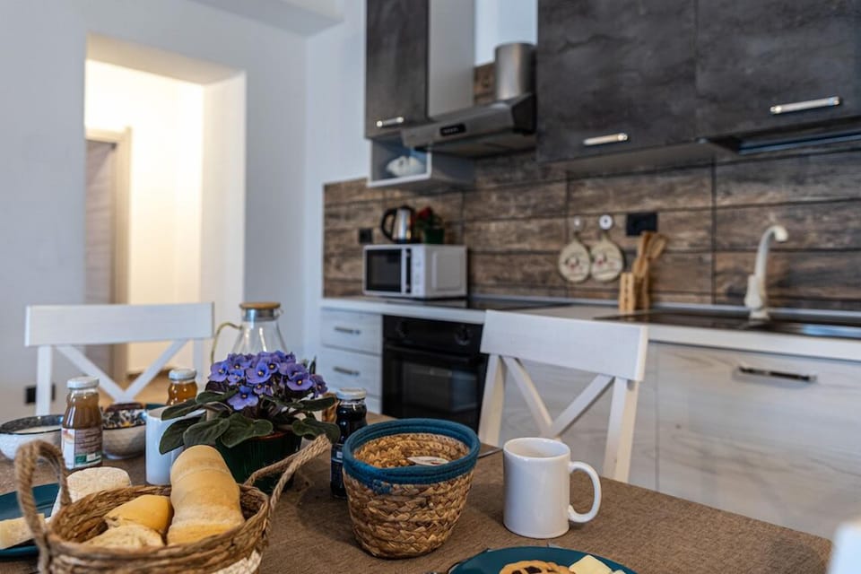 Family Apartment, Balcony, Garden View | Living area