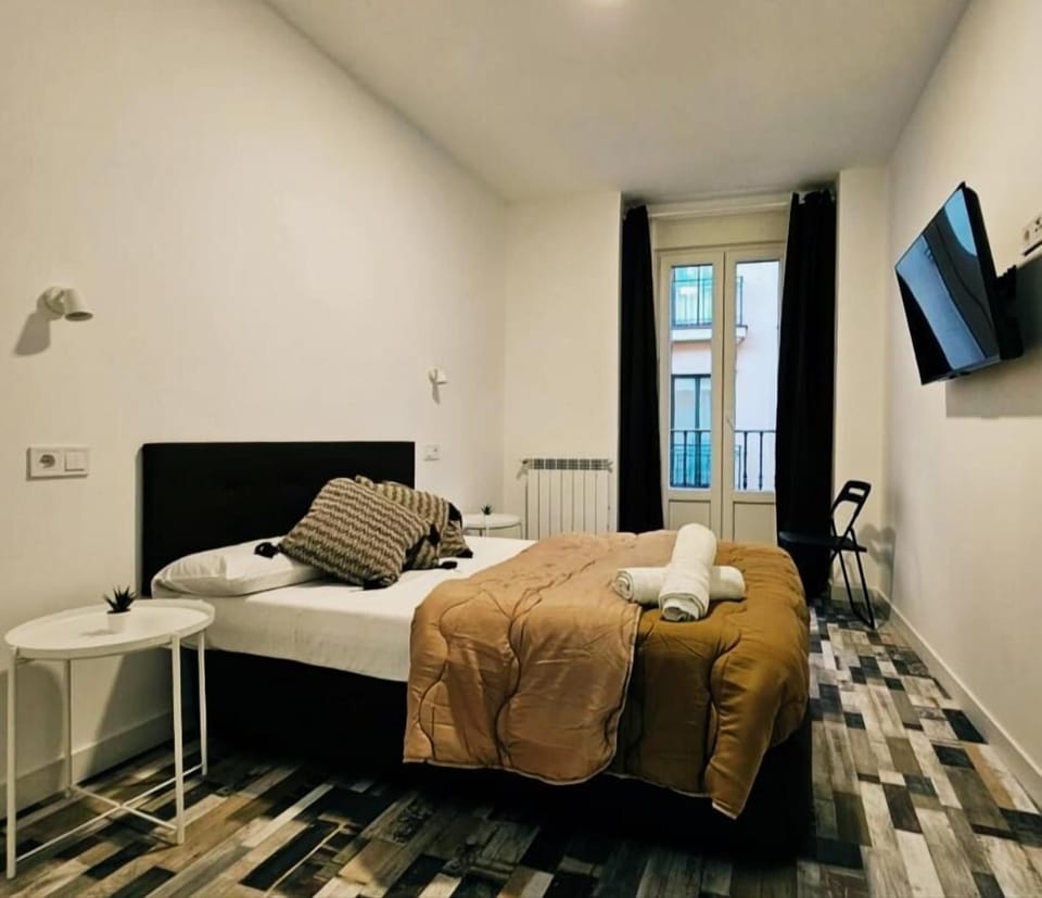 WiFi (free), bed sheets
