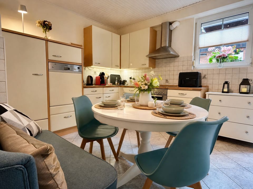House, Garden View | Dining