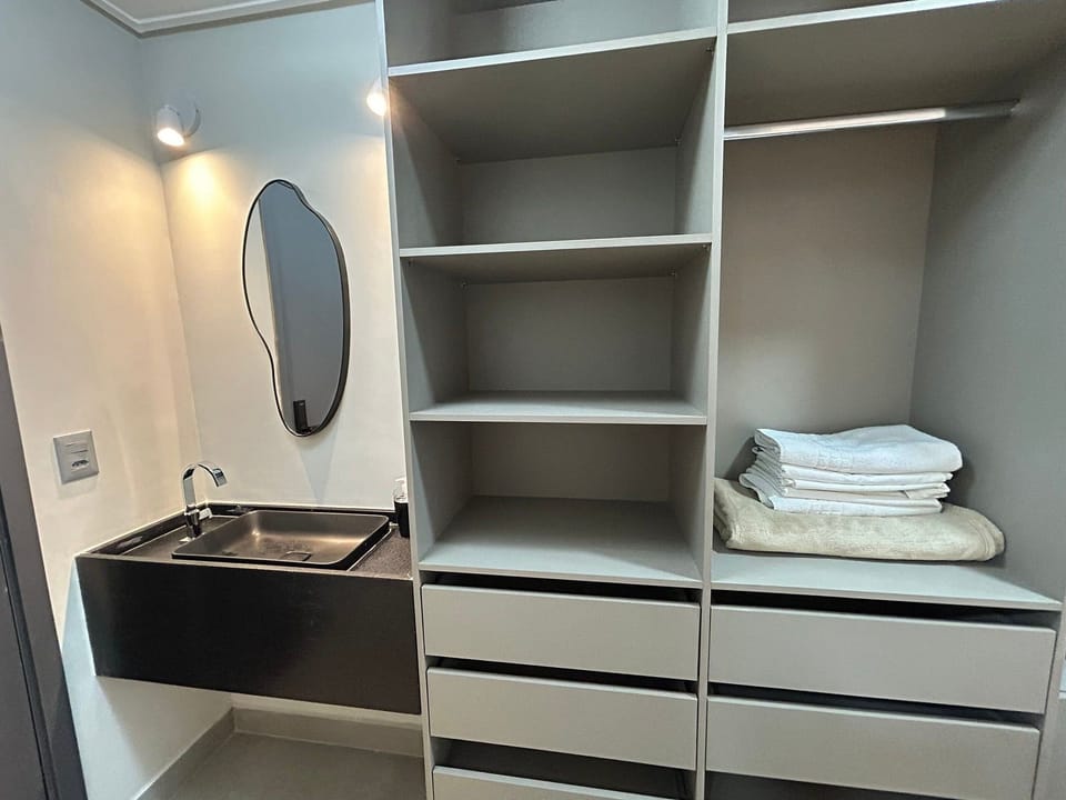 Superior Studio Suite, 1 Queen Bed with Sofa bed, Non Smoking, Pets Allowed | Interior