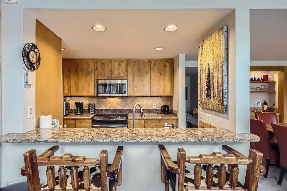 Condo, Multiple Beds, Balcony, Mountain View (A-K-AZ-DC1810) | Private kitchen