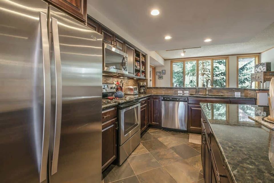 Condo, Multiple Beds, Hot Tub, Mountain View (A-K-TP2113-#) | Private kitchen