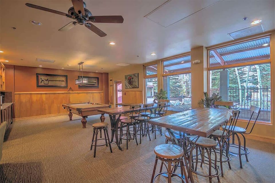 Condo, 1 King Bed with Sofa bed, Balcony, Mountain View (A-K-AZ-SM8175) | Game room
