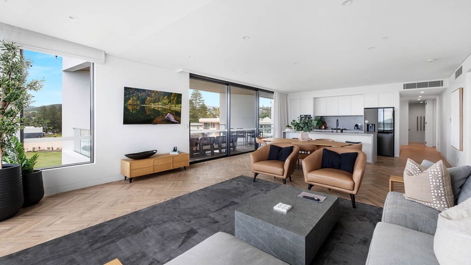 Lounge and Dining Area