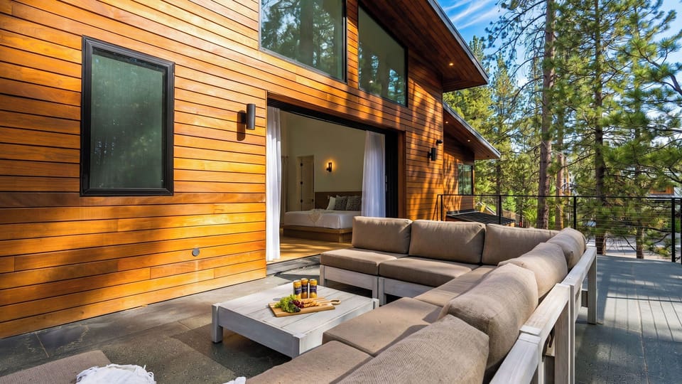 House (5 Bedrooms) | Interior