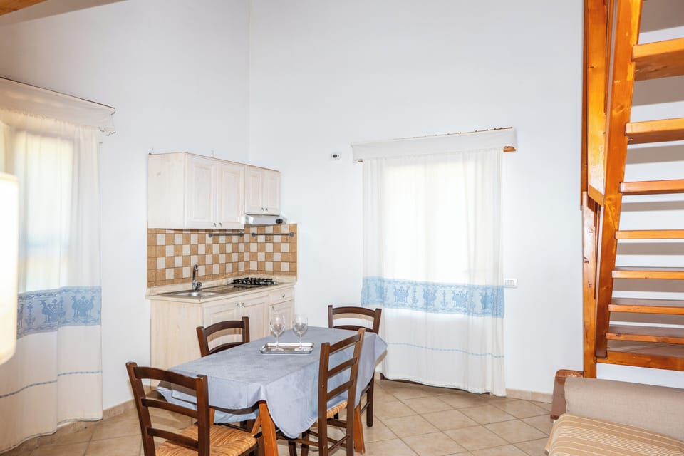 Comfort Apartment | Dining